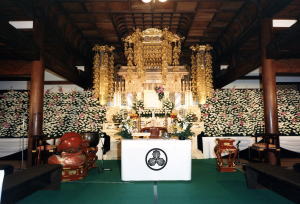 白木祭壇3